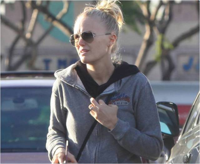 Malin Akerman Junk food clothing November 2012