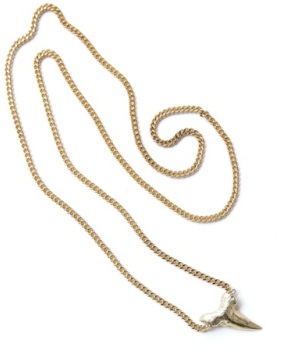 jennifer-nettles-live-september-2013-necklace