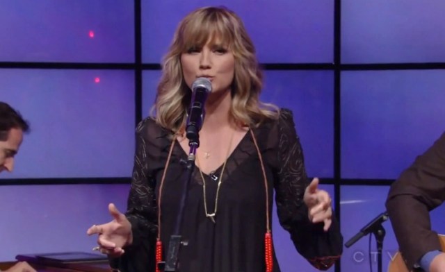 jennifer-nettles-live-september-2013